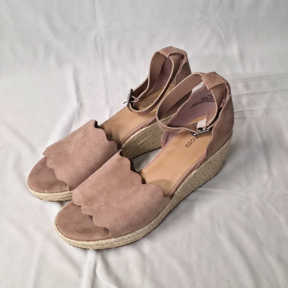 Maurices Women's Hayley Scallop Dusty Rose Wedge Sandals Size 10M‎ New